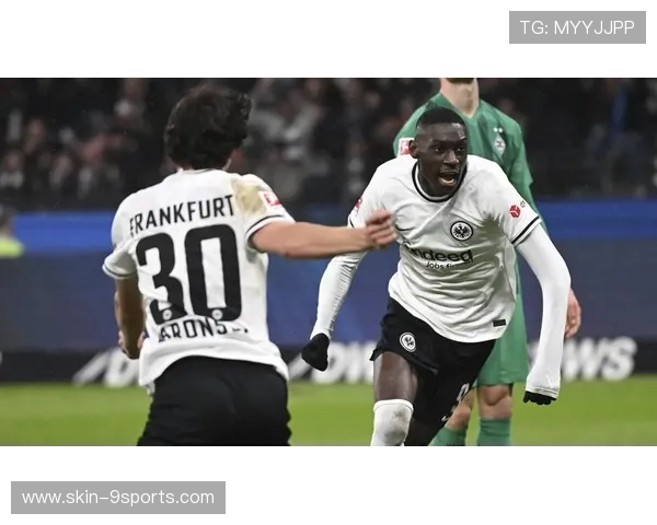 法兰克福外线连推引发禁区骚动